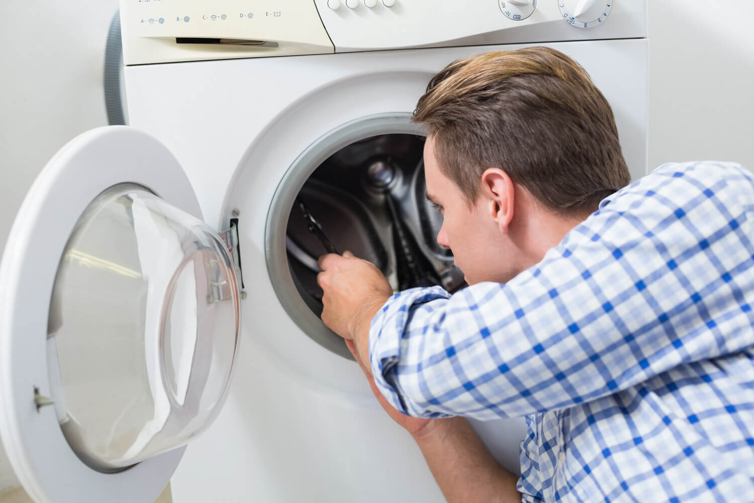 Робота замка для пральної машини: в чому особливості